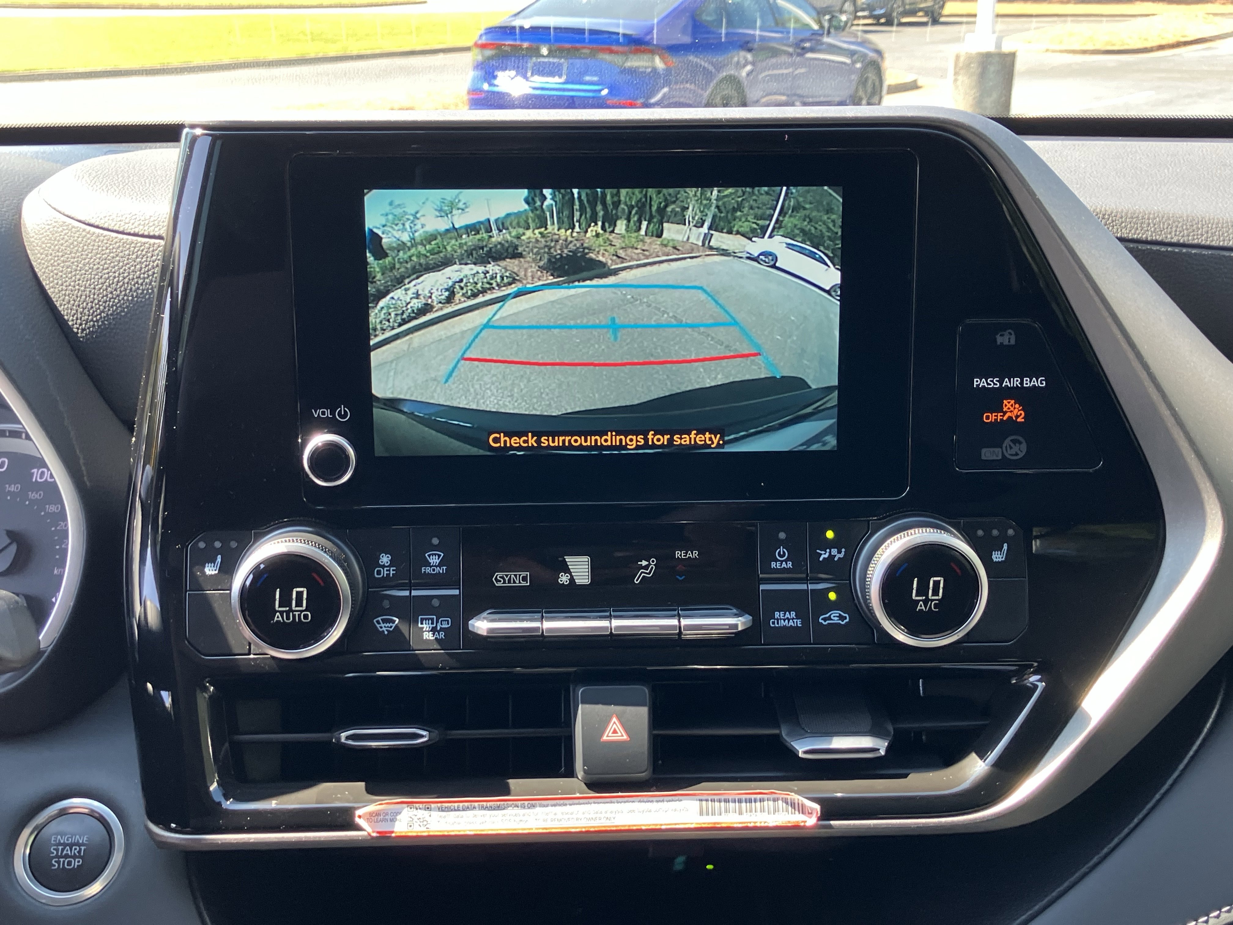 Used 2025 Toyota Highlander XLE FWD image 27