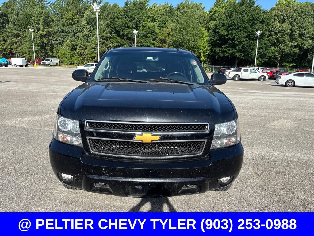 Used 2013 Chevrolet Suburban LT w/ Luxury Package AWD/4WD image 2
