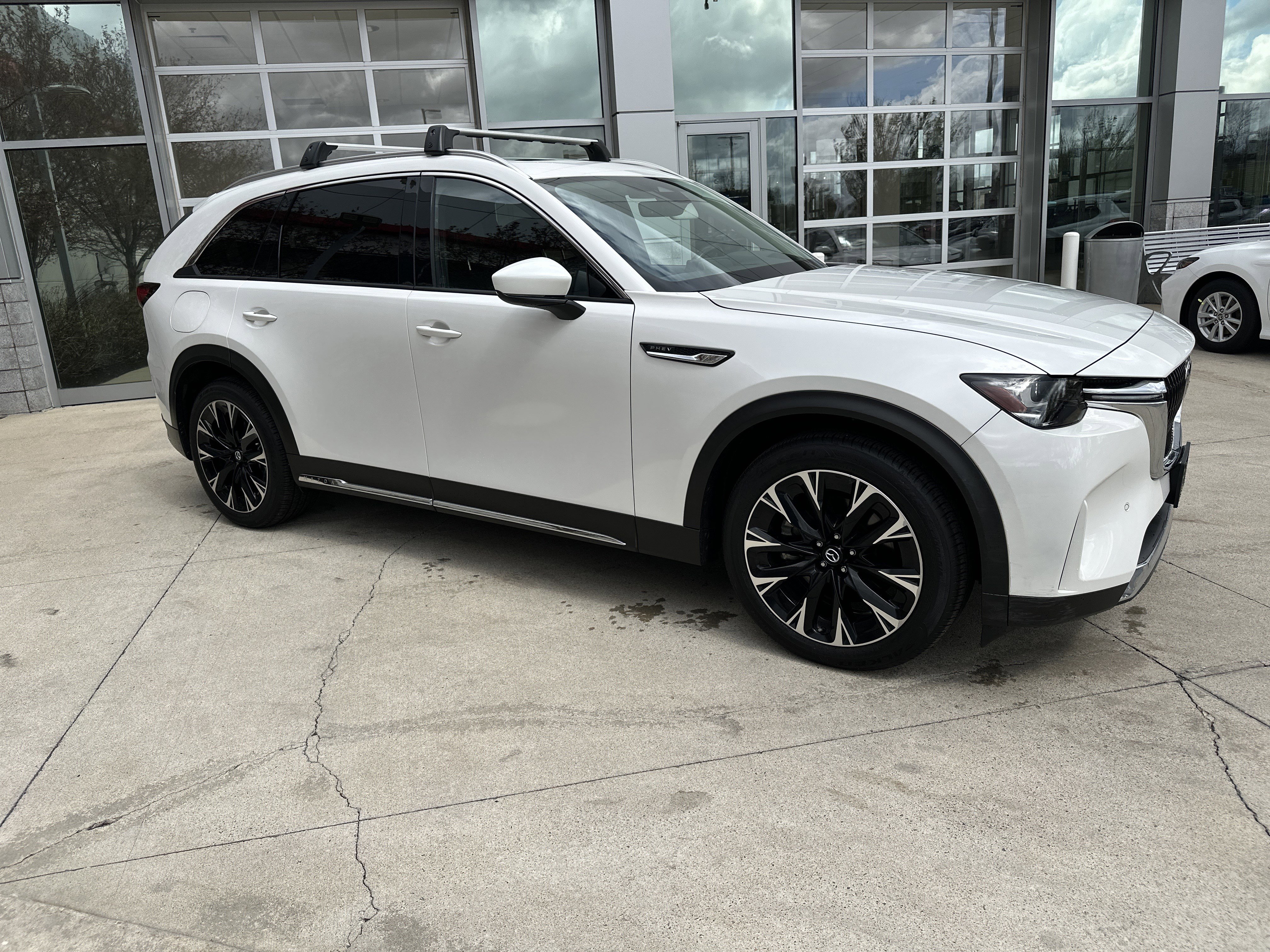 Used 2024 MAZDA CX-90 Plug-In Hybrid w/ Premium Pkg image 2