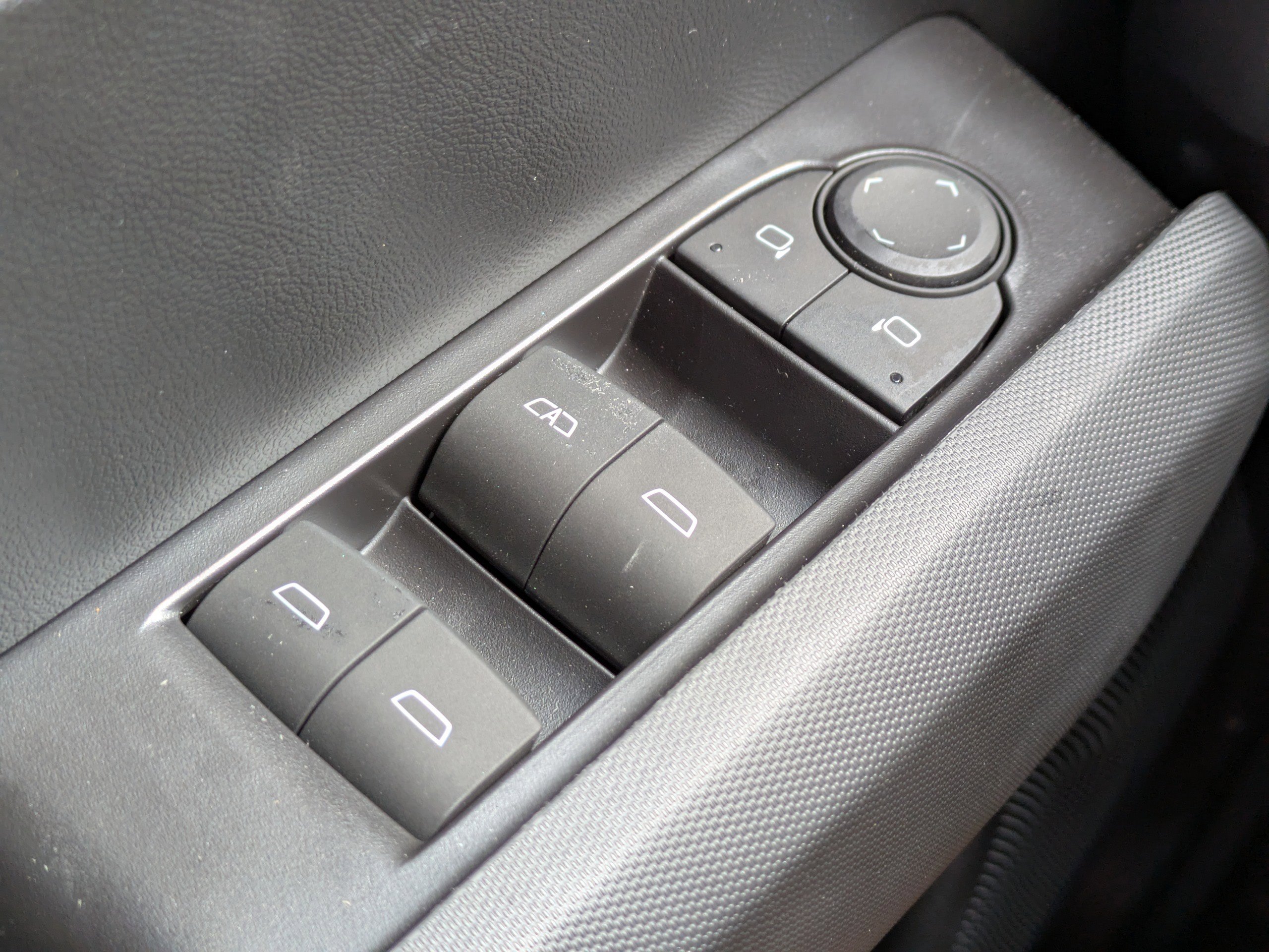 Used 2024 Chevrolet Colorado LT w/ LT Convenience Package II image 25