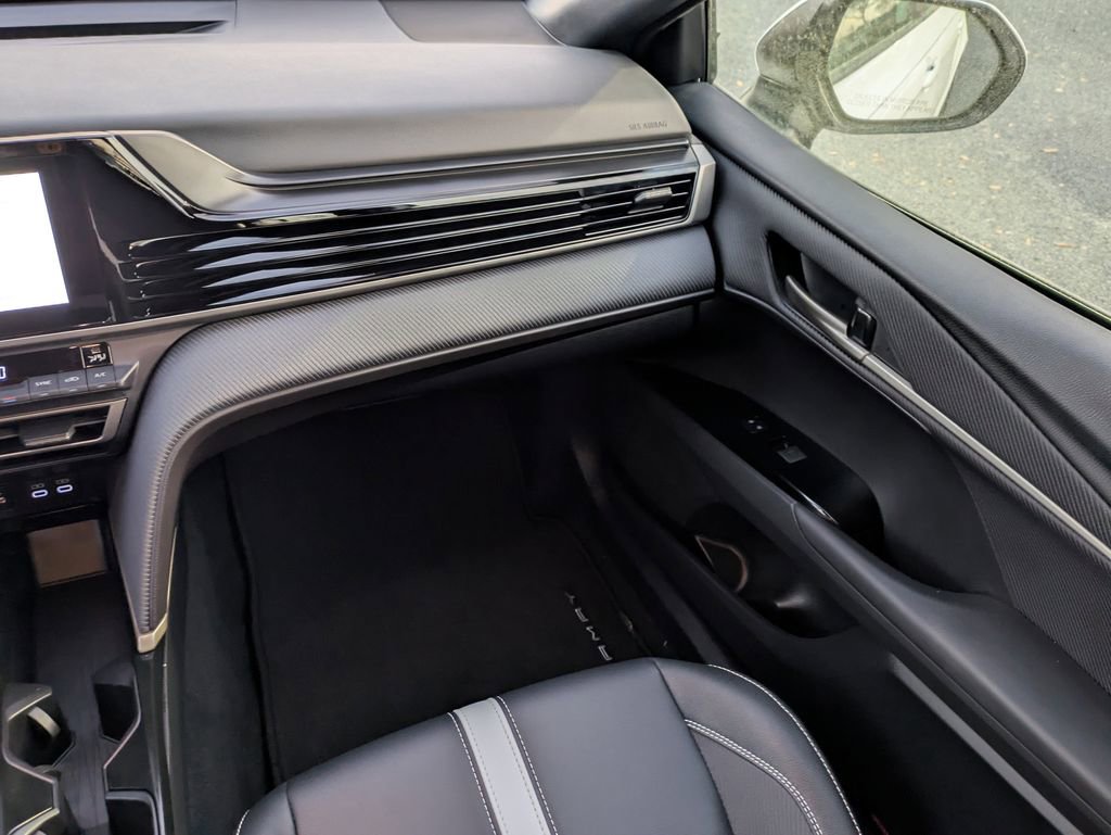 Certified 2025 Toyota Camry SE w/ Convenience Package image 17