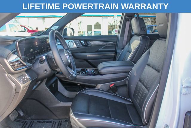 Used 2025 Buick Enclave Avenir w/ Trailering Package, 5000 lbs. image 17