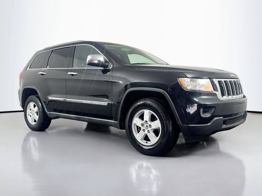 Used 2012 Jeep Grand Cherokee Laredo w/ Laredo E Group AWD/4WD image 3