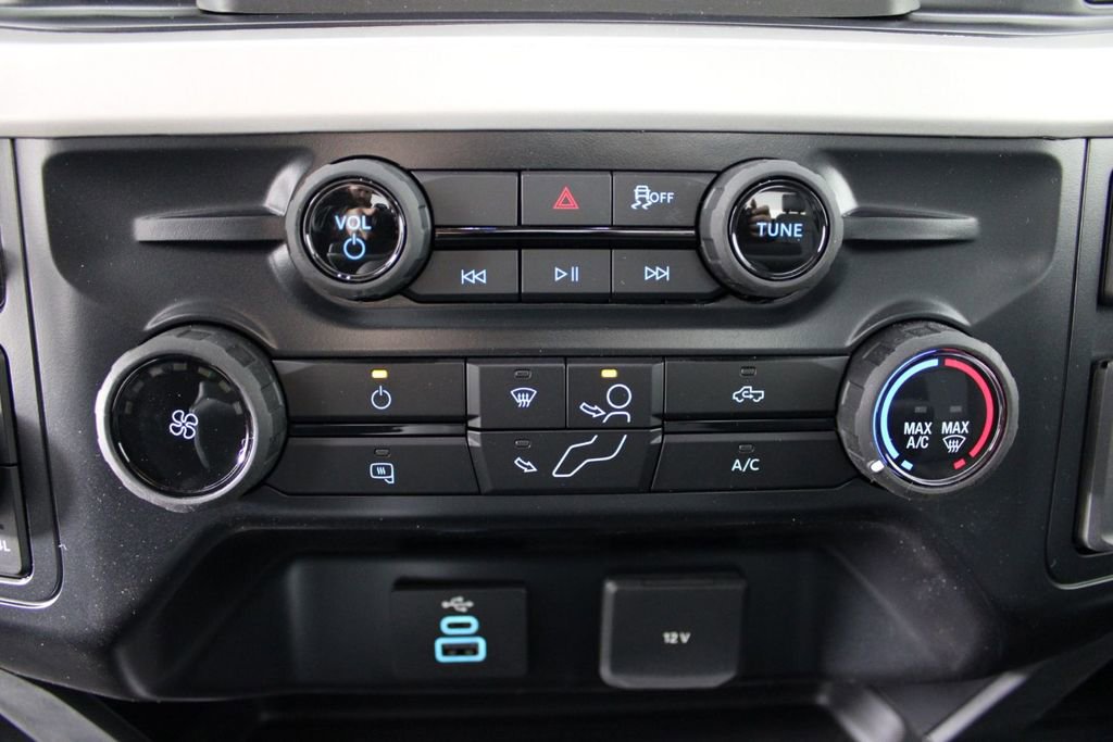 Used 2026 Ford F550 4x4 Regular Cab Super Duty w/ XL Chrome Package image 17