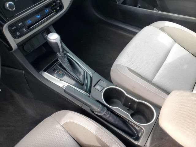 Used 2018 Toyota Corolla LE FWD image 24