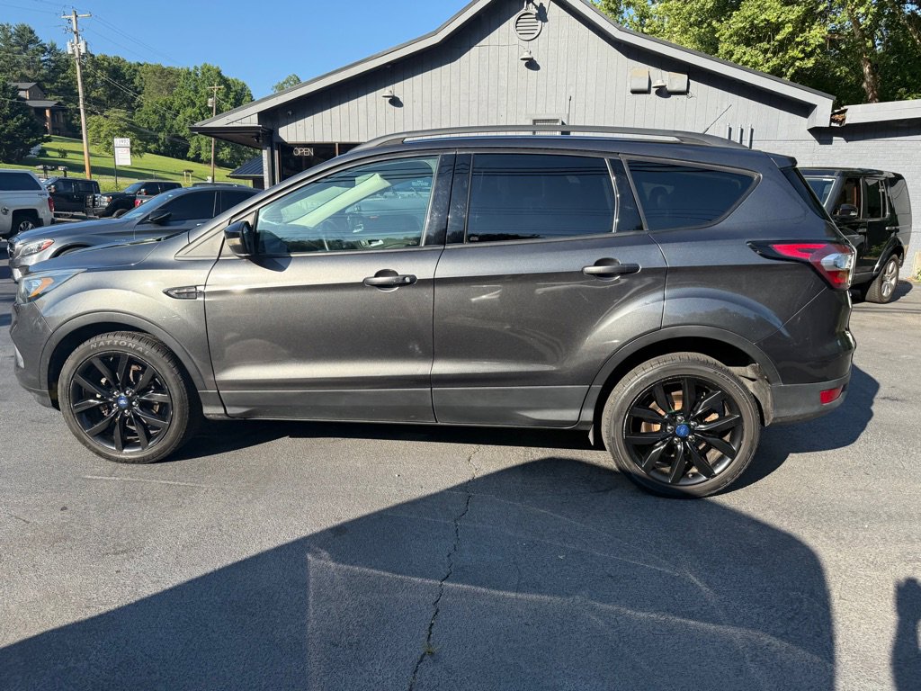 Used 2017 Ford Escape Titanium image 41