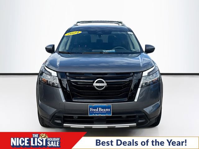 Used 2024 Nissan Pathfinder SL w/ Black Appearance Package video 2