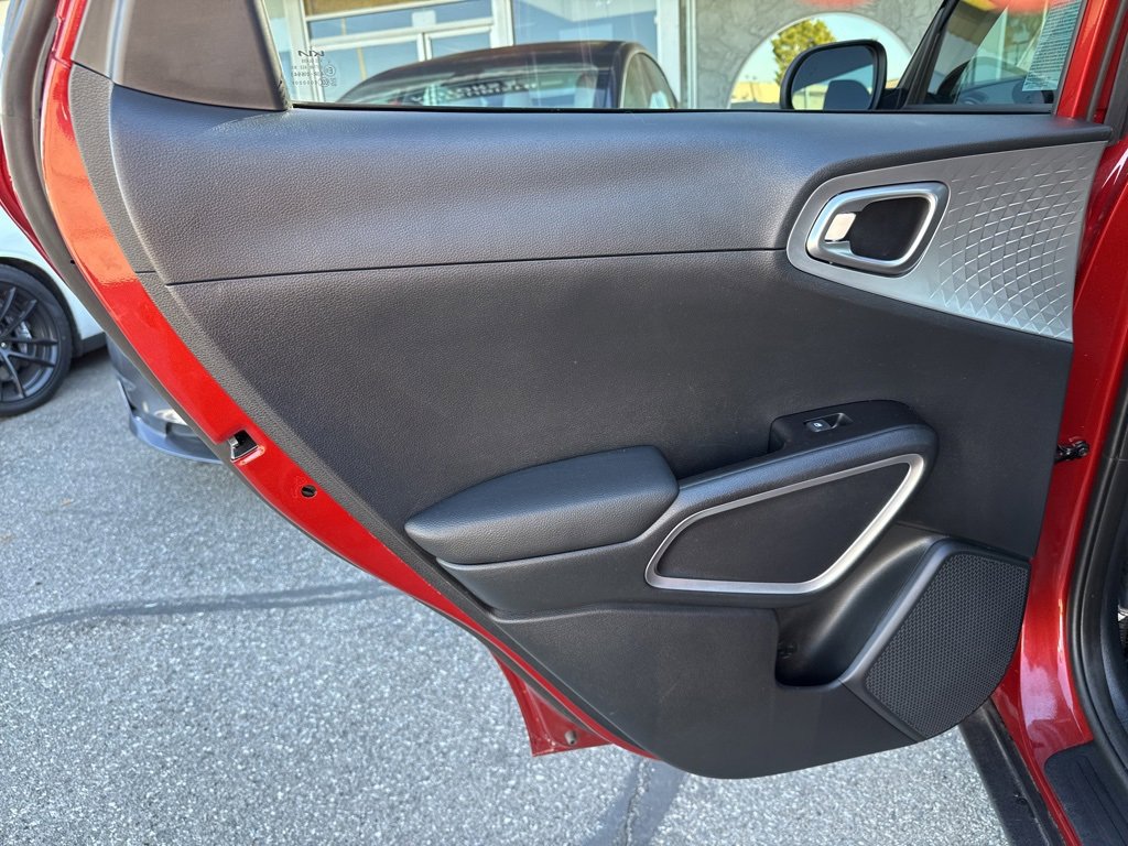 Used 2025 Kia Soul S image 29