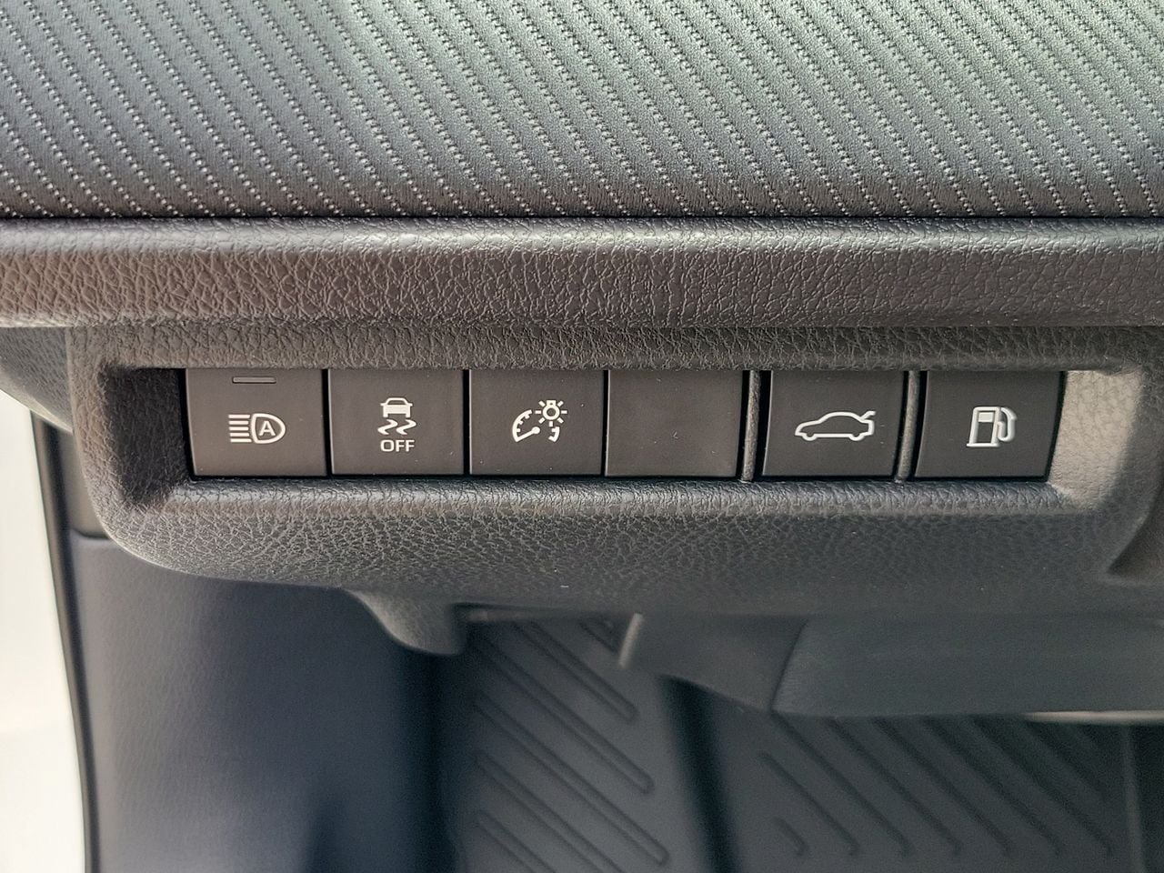 Used 2026 Toyota Camry SE FWD image 31