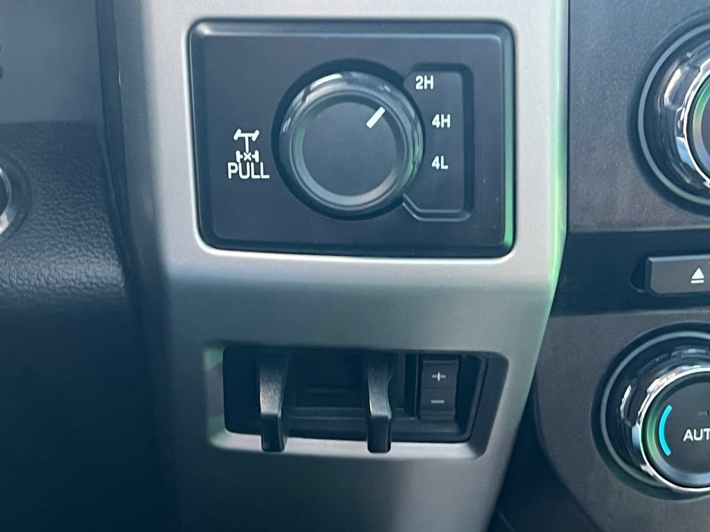 Used 2017 Ford F250 Lariat w/ Lariat Ultimate Package AWD/4WD image 34