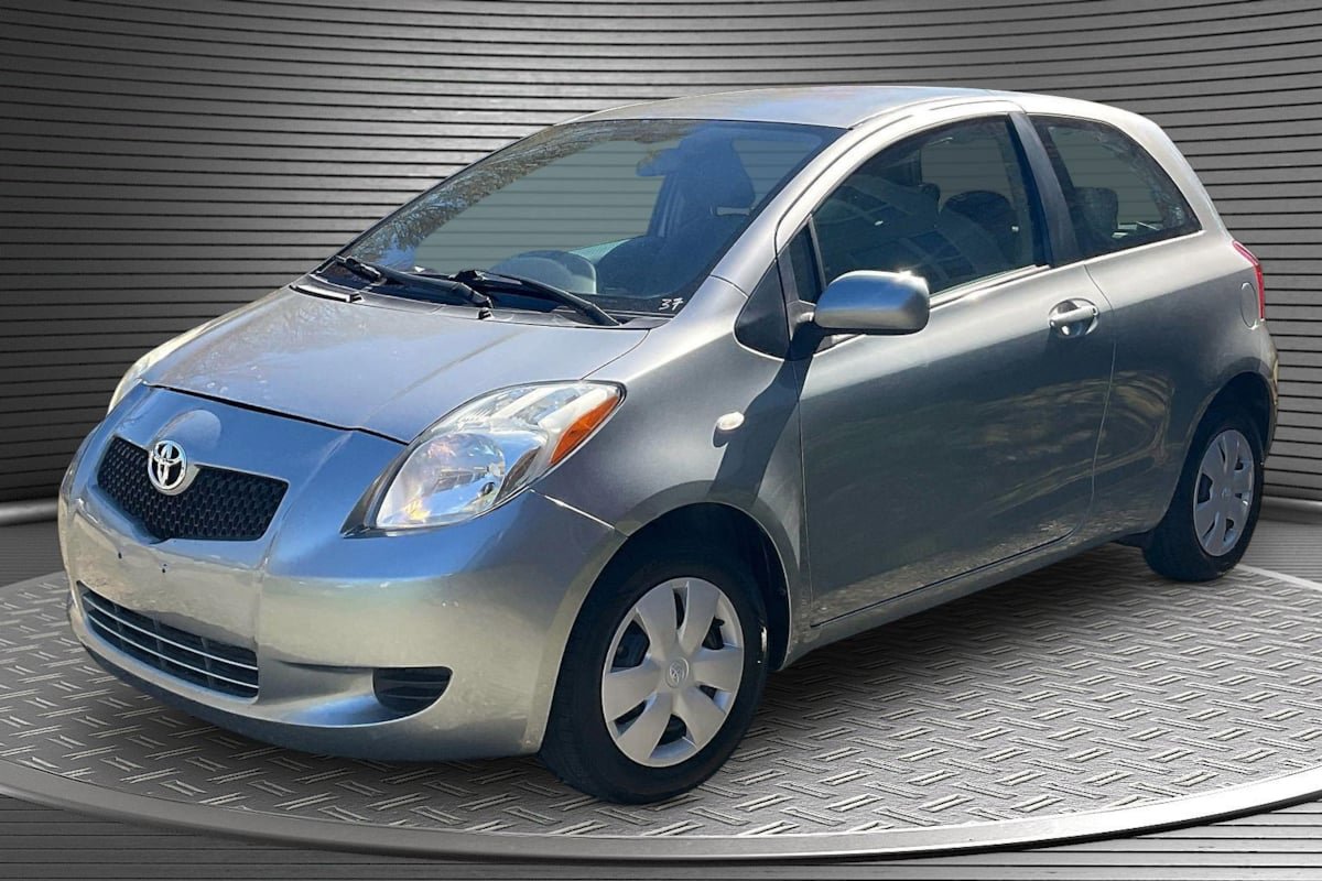 Used 2008 Toyota Yaris 2-Door Hatchback FWD image 3