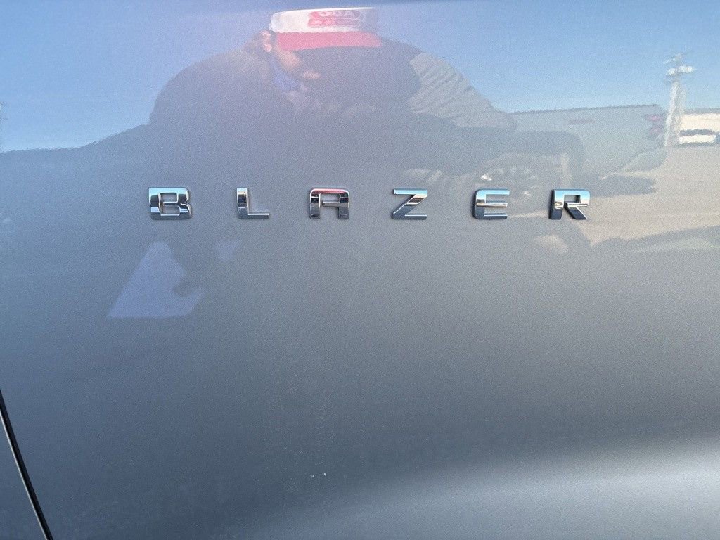 Used 2023 Chevrolet Blazer LT w/ Driver Confidence Package image 9