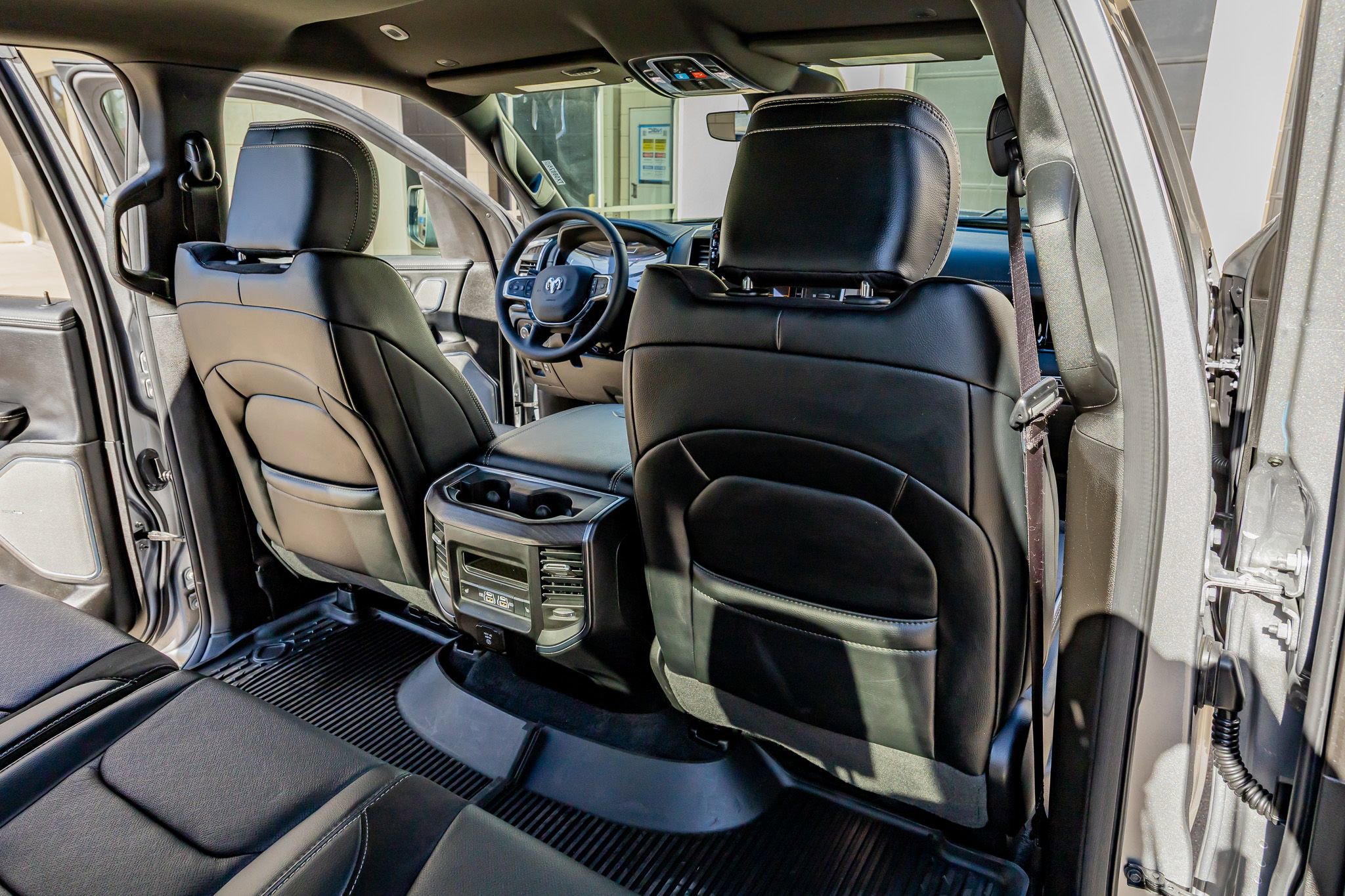 Used 2025 RAM 1500 Laramie w/ Night Edition image 26