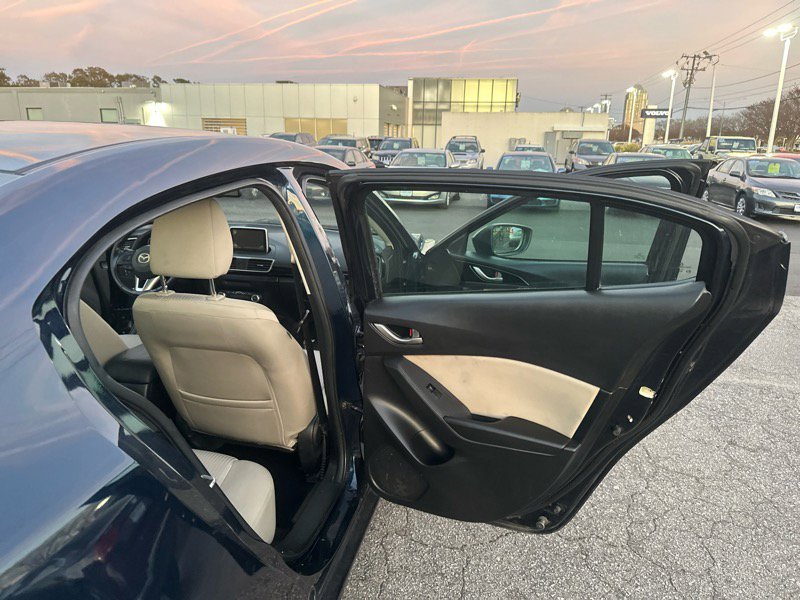 Used 2016 MAZDA MAZDA3 i Touring w/ Popular Equipment Package image 14