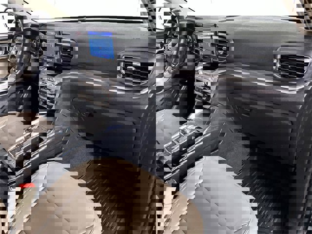 Used 2021 Ford Explorer XLT w/ Equipment Group 202A image 30