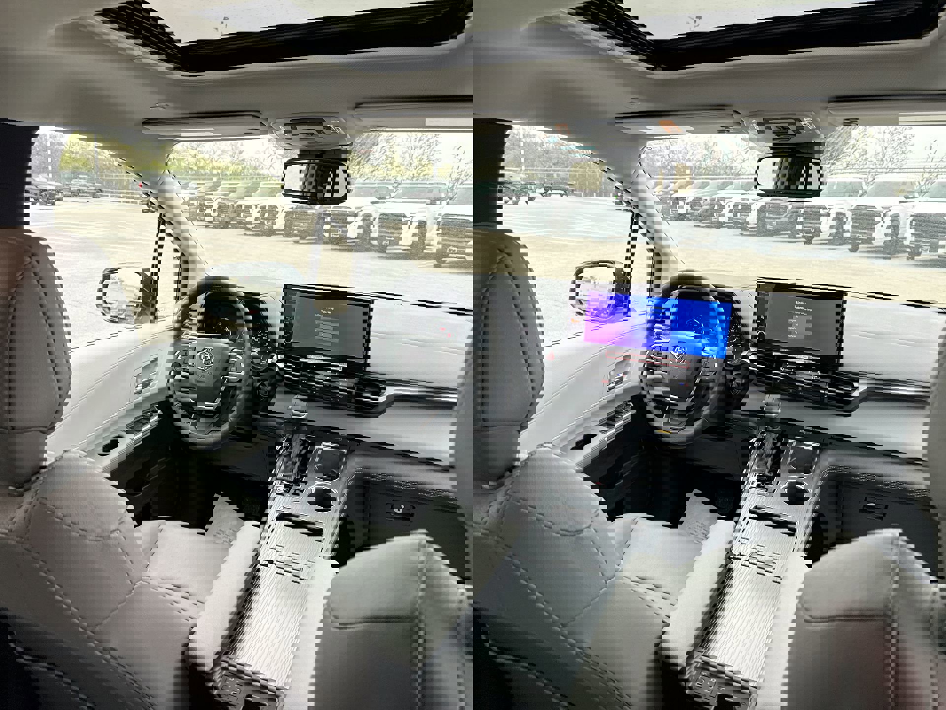 Certified 2025 Toyota Sienna XLE image 23