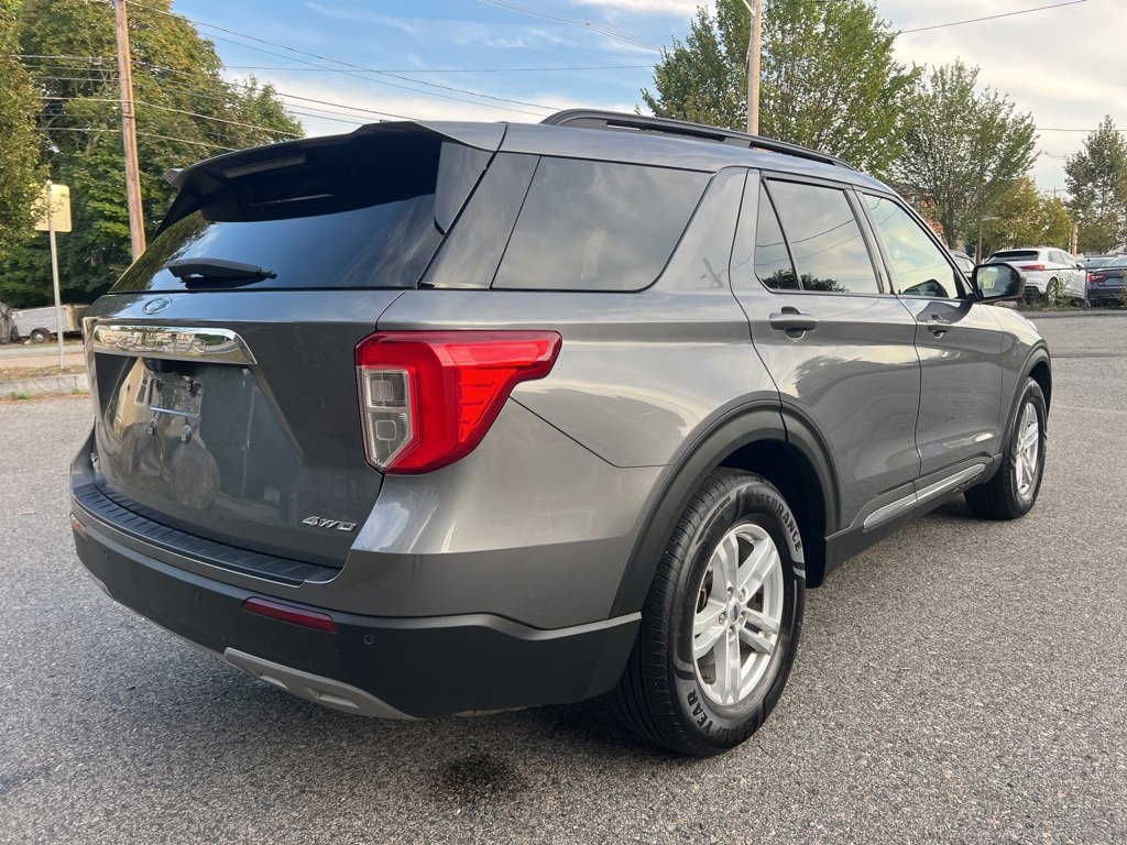 Used 2022 Ford Explorer XLT w/ Equipment Group 202A image 5