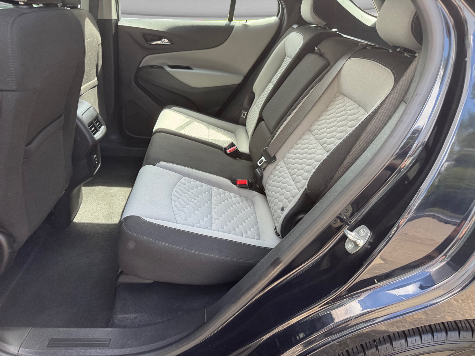 Used 2021 Chevrolet Equinox LS AWD/4WD image 14