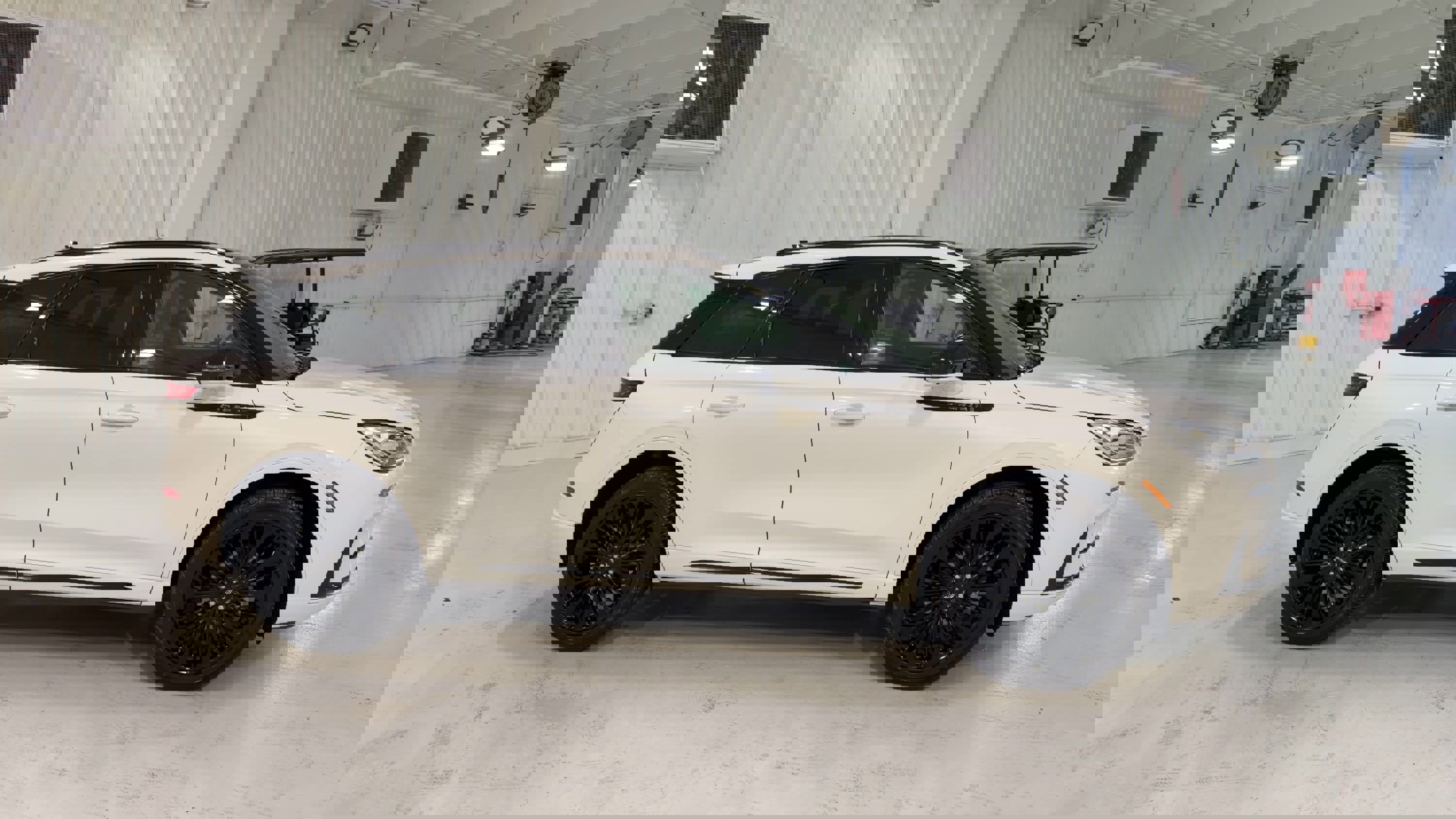 Used 2025 Lincoln Corsair Reserve w/ Equipment Group 202A image 2