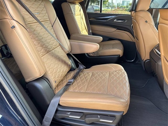 Used 2024 Cadillac Escalade Sport w/ LPO, ONYX Package image 11