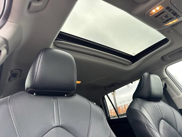 Certified 2021 Toyota Highlander Limited FWD image 16