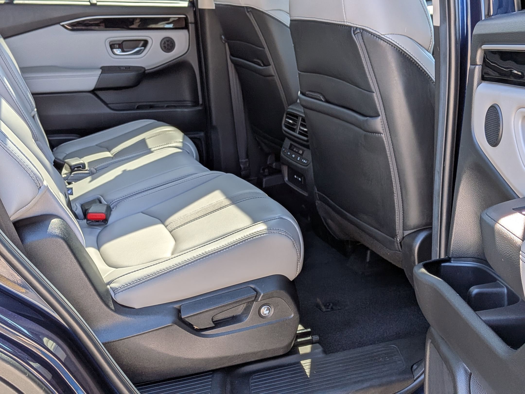 Certified 2025 Honda Pilot Touring image 32