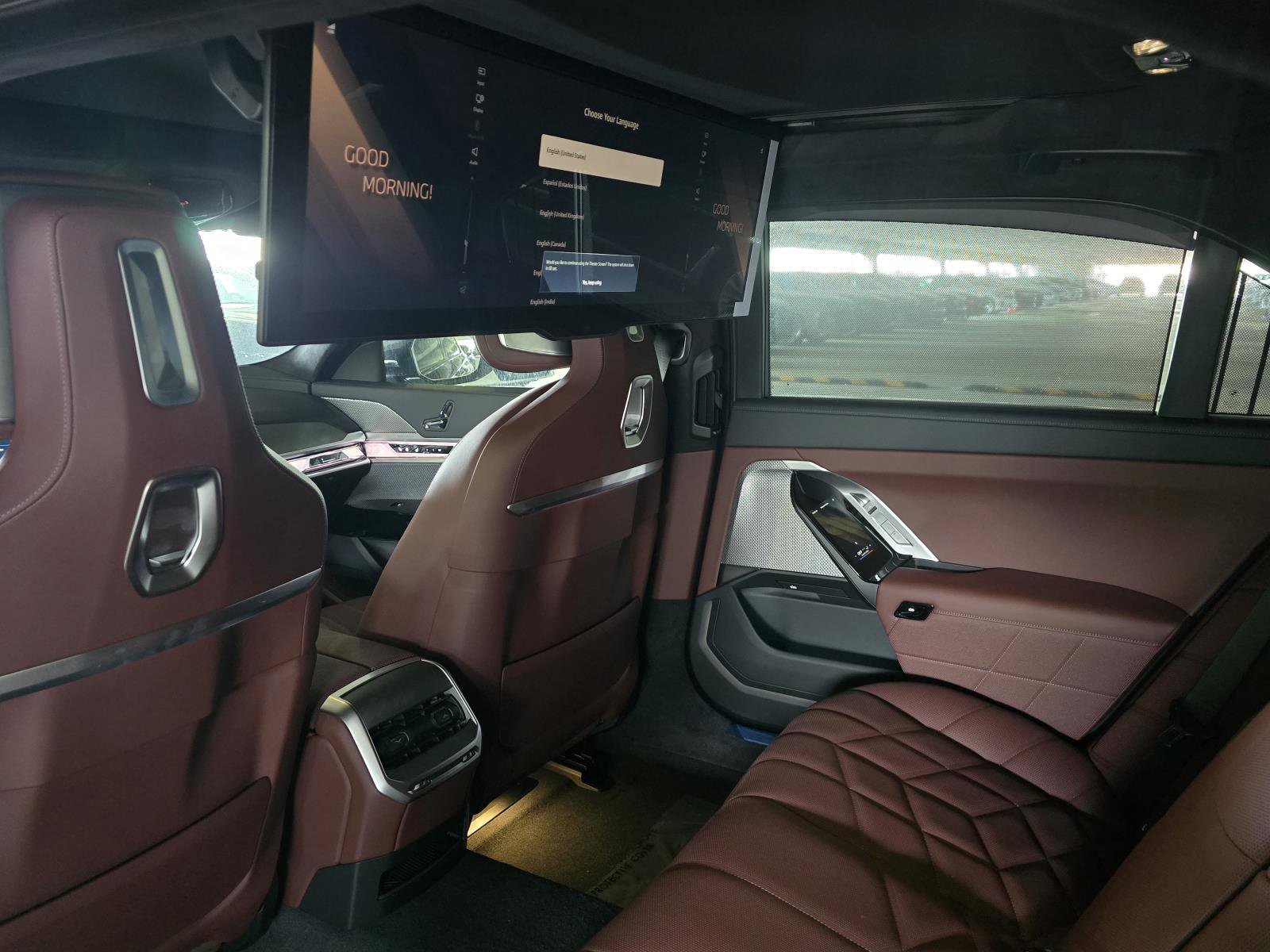 New 2025 BMW 750e xDrive w/ Premium Package image 7