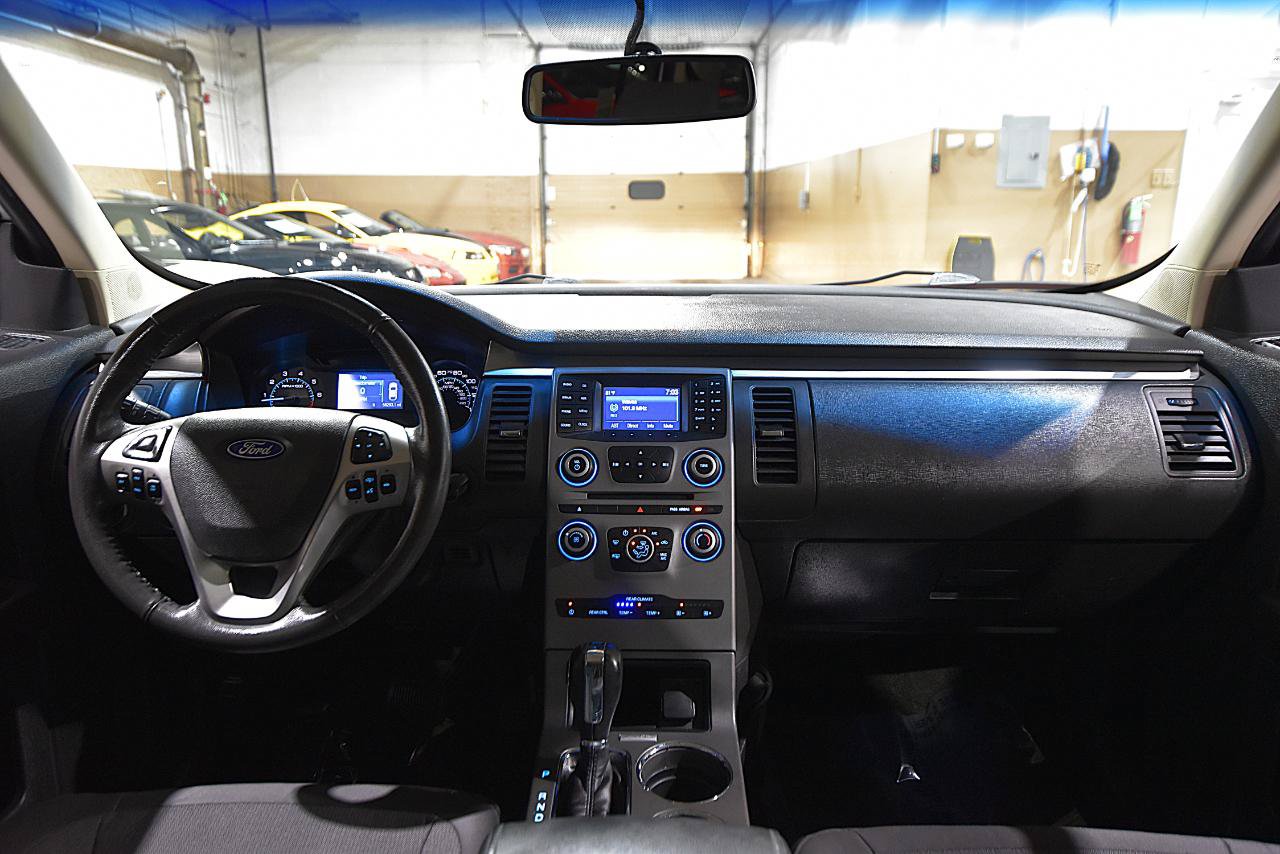 Used 2018 Ford Flex SE FWD image 24