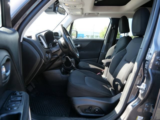 Used 2017 Jeep Renegade Latitude w/ Popular Equipment Group AWD/4WD image 14