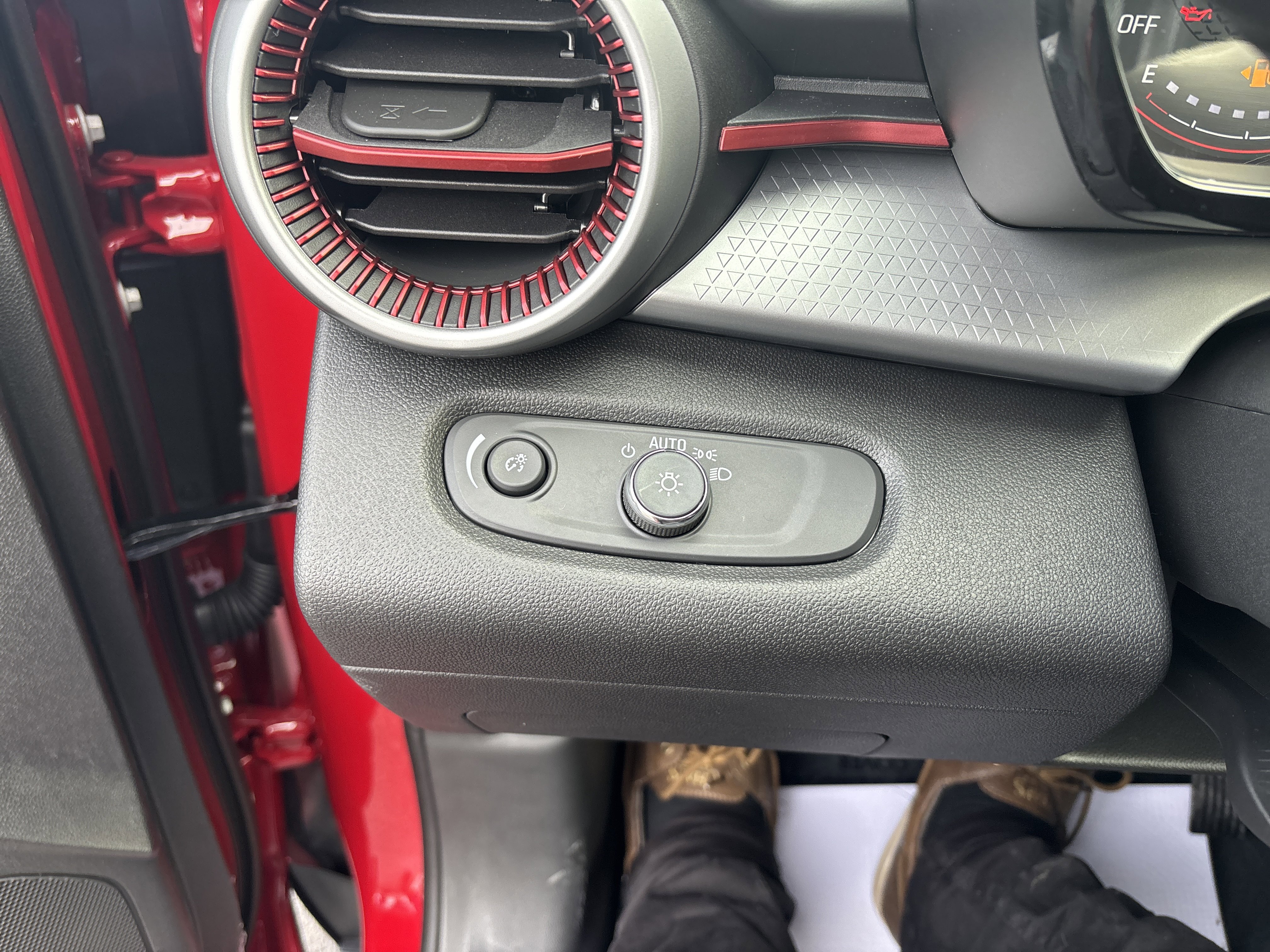 New 2026 Chevrolet Trax RS w/ Driver Confidence Package image 29