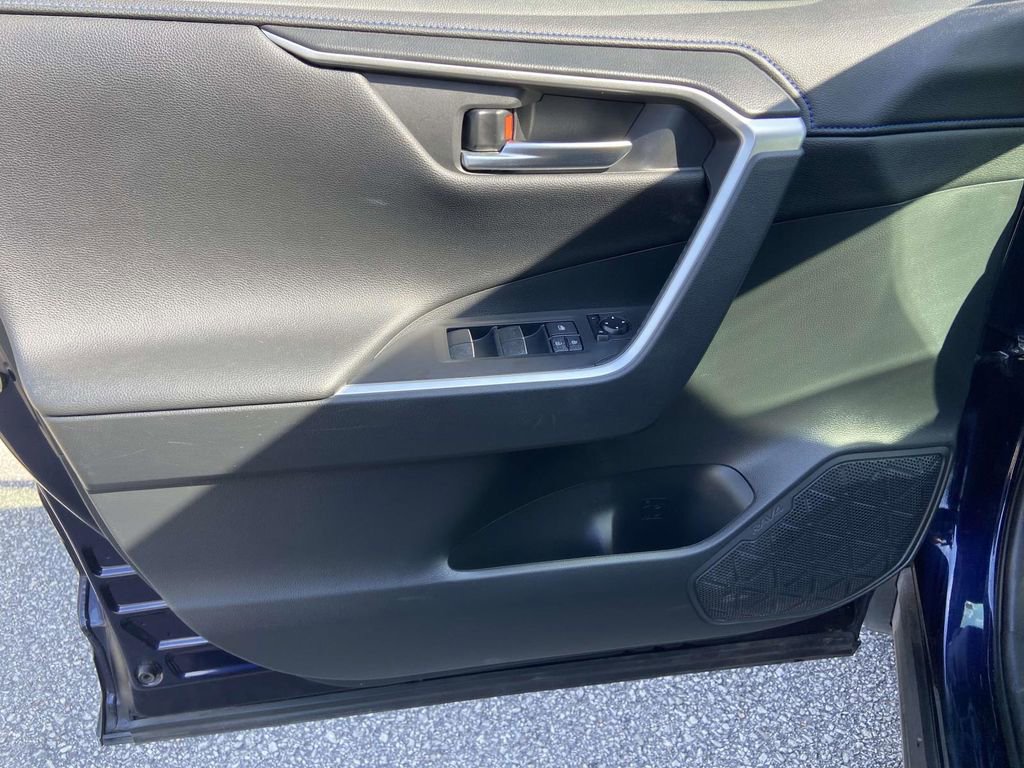 Used 2020 Toyota RAV4 XSE image 15