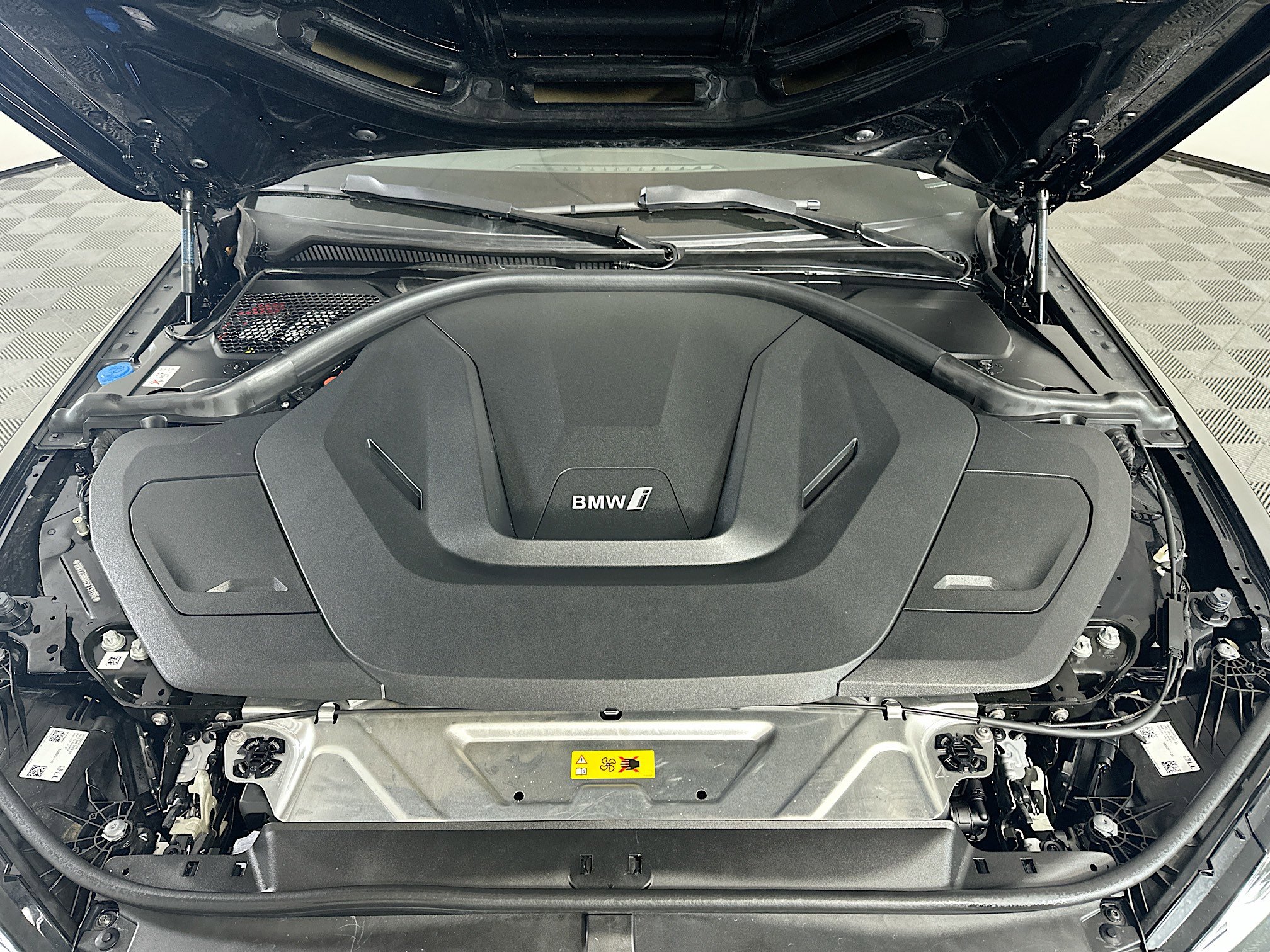 Used 2025 BMW i4 eDrive40 image 36