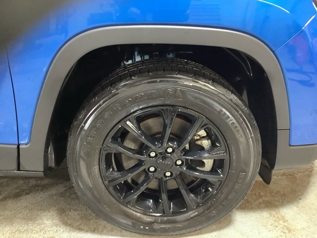 Used 2023 Jeep Cherokee Altitude Lux image 13