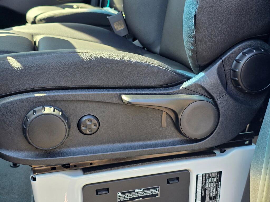 New 2025 Mercedes-Benz eSprinter 170 Cargo image 31