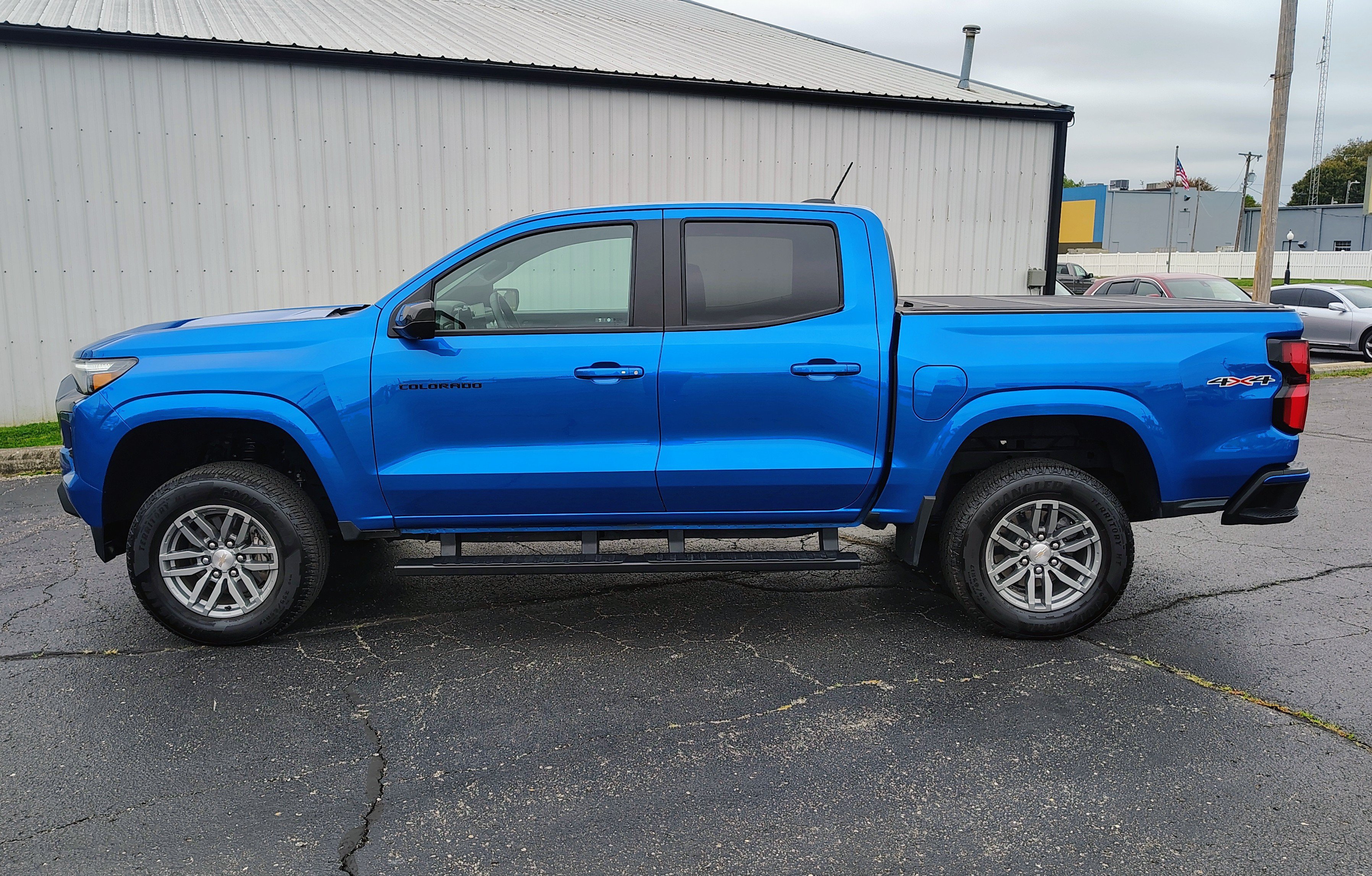 Used 2024 Chevrolet Colorado LT w/ LT Convenience Package III AWD/4WD image 8