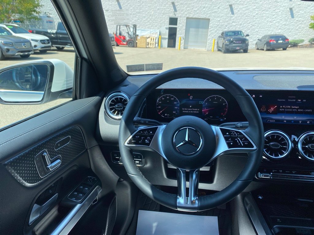 Used 2026 Mercedes-Benz GLB 250 4MATIC image 13