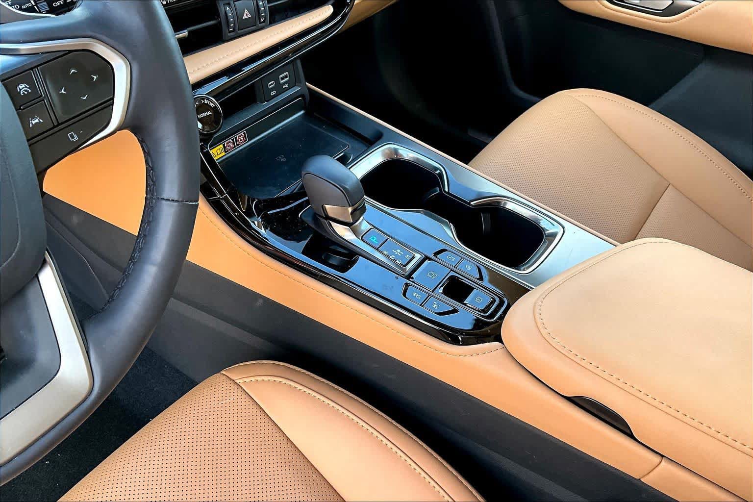Used 2025 Lexus NX 350 AWD w/ Accessory Package (Z2) image 17