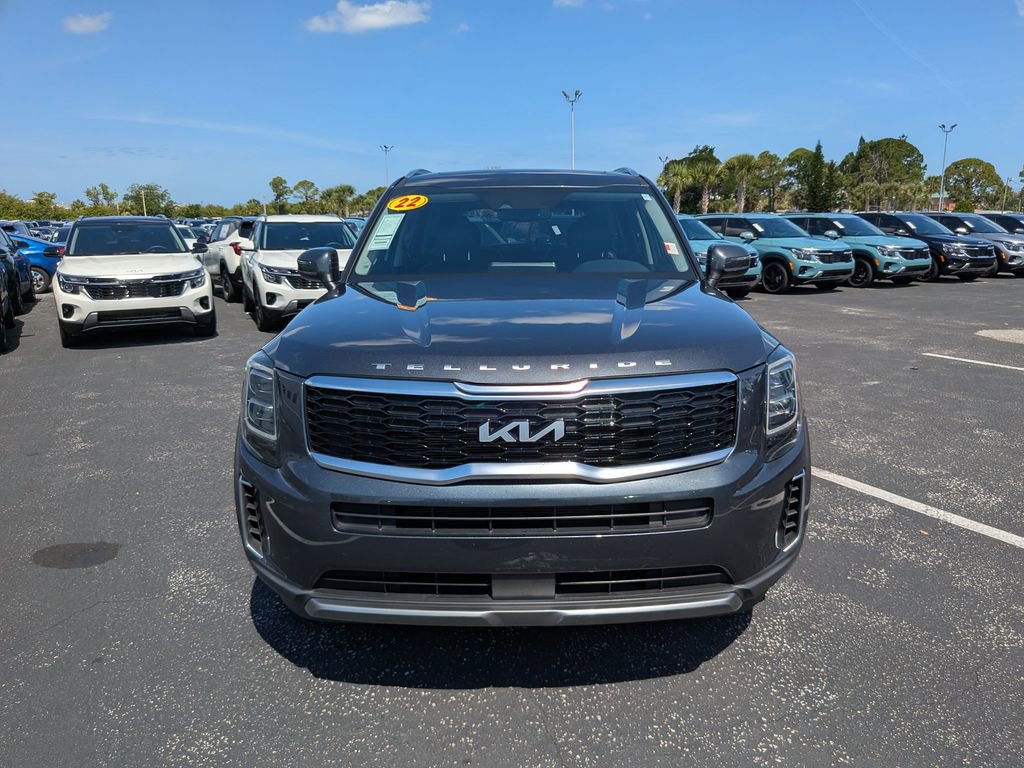 Certified 2022 Kia Telluride EX w/ EX Premium Package FWD image 3