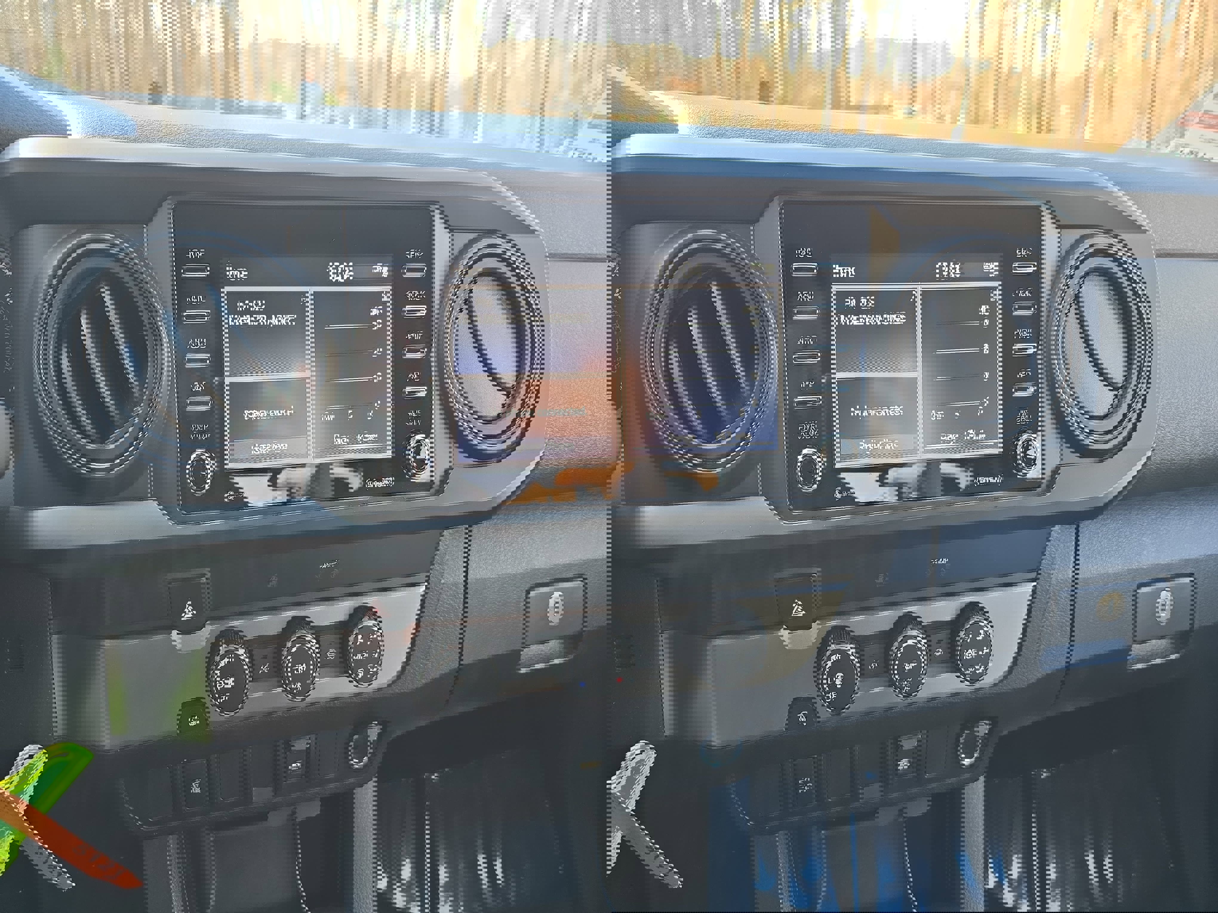 Used 2022 Toyota Tacoma SR w/ SR Convenience Package image 21