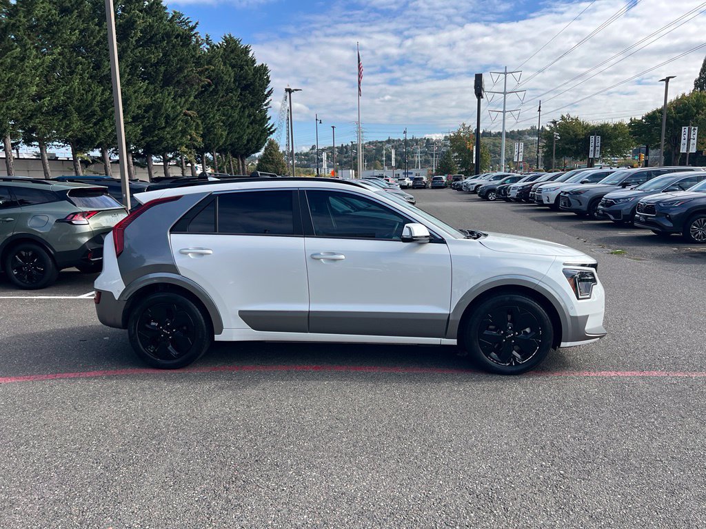 Certified 2023 Kia Niro Wave FWD image 4