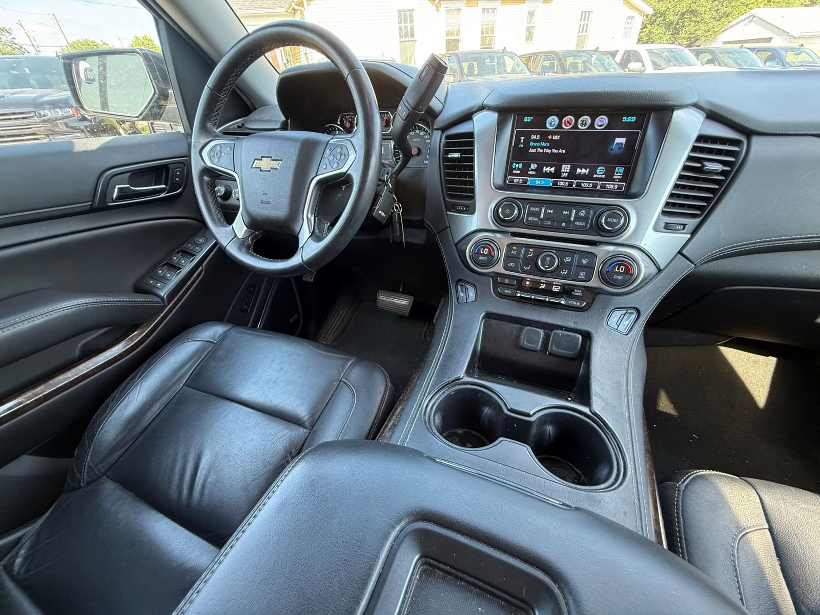 Used 2017 Chevrolet Tahoe LT AWD/4WD image 3