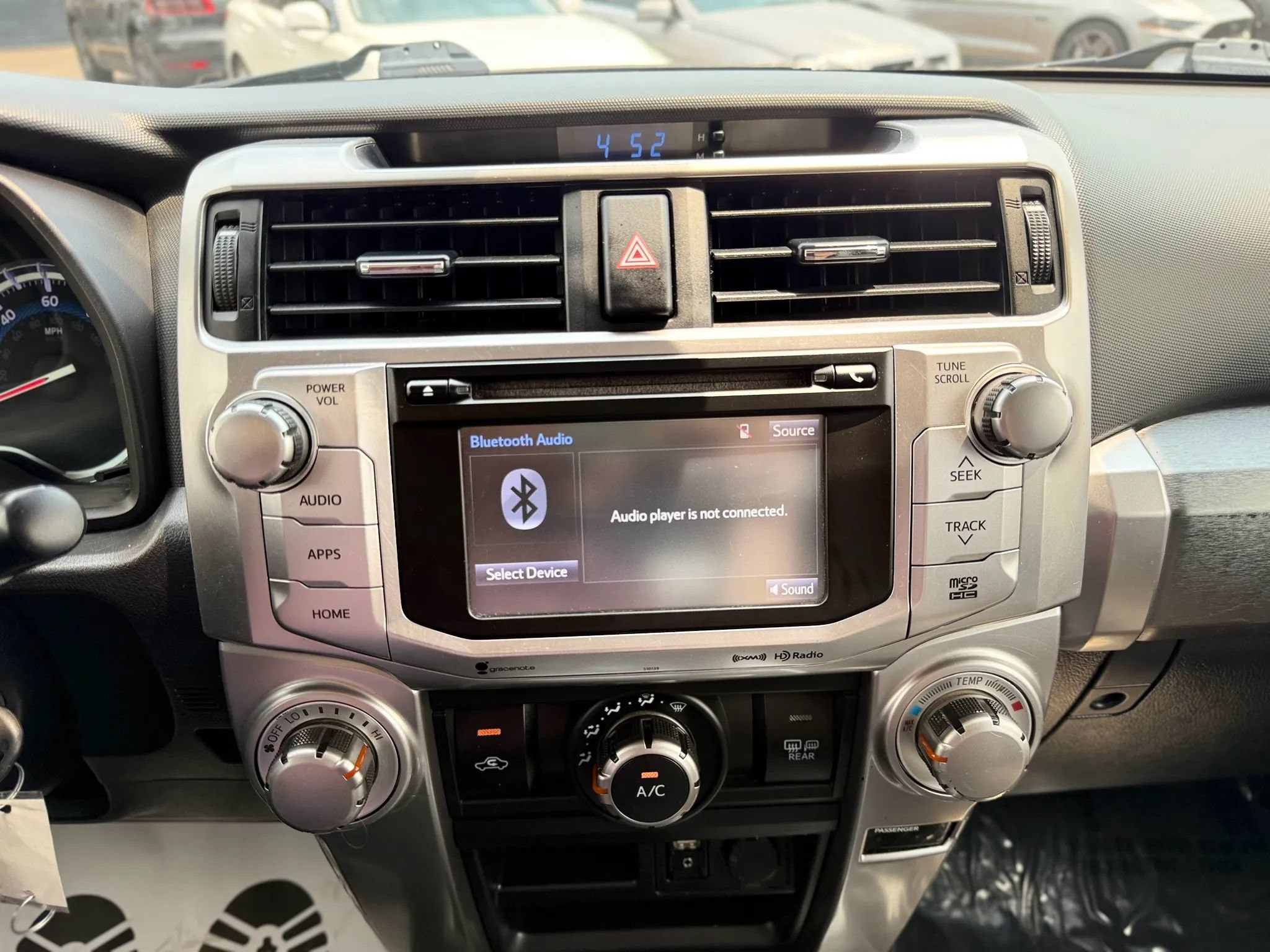 Used 2018 Toyota 4Runner SR5 AWD/4WD image 31