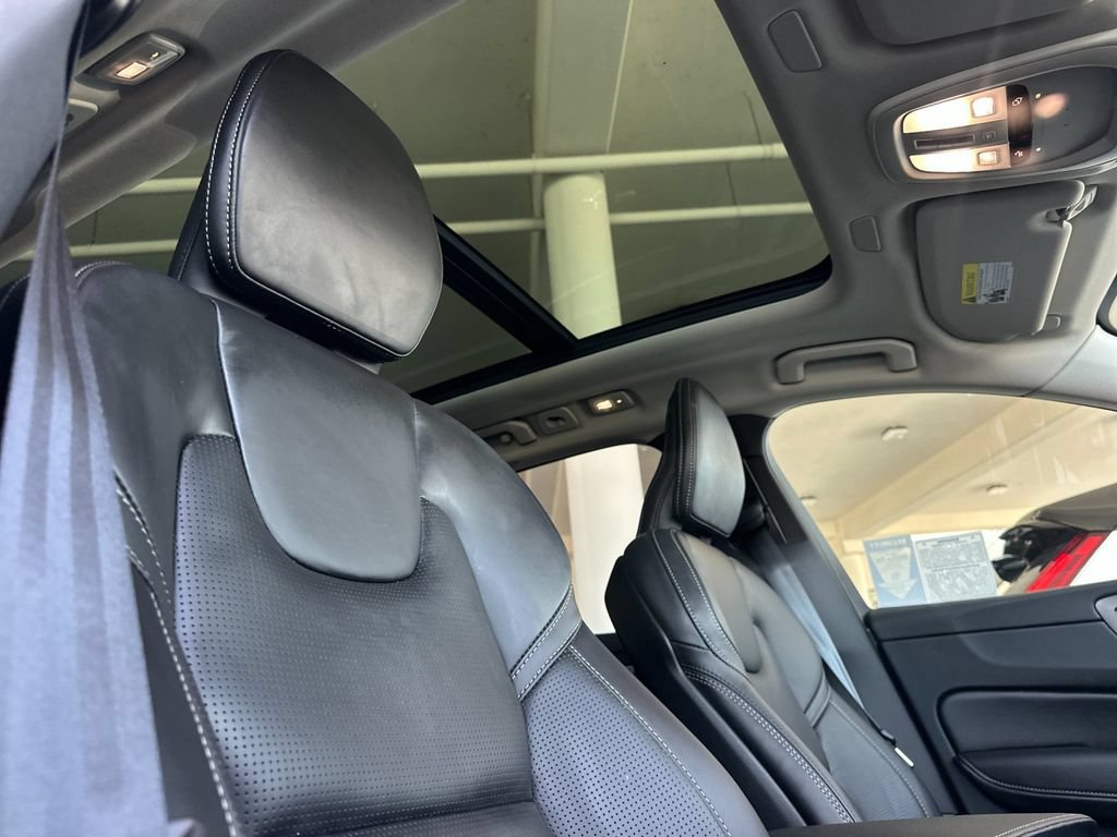 Certified 2023 Volvo XC60 B5 Ultimate AWD/4WD image 16