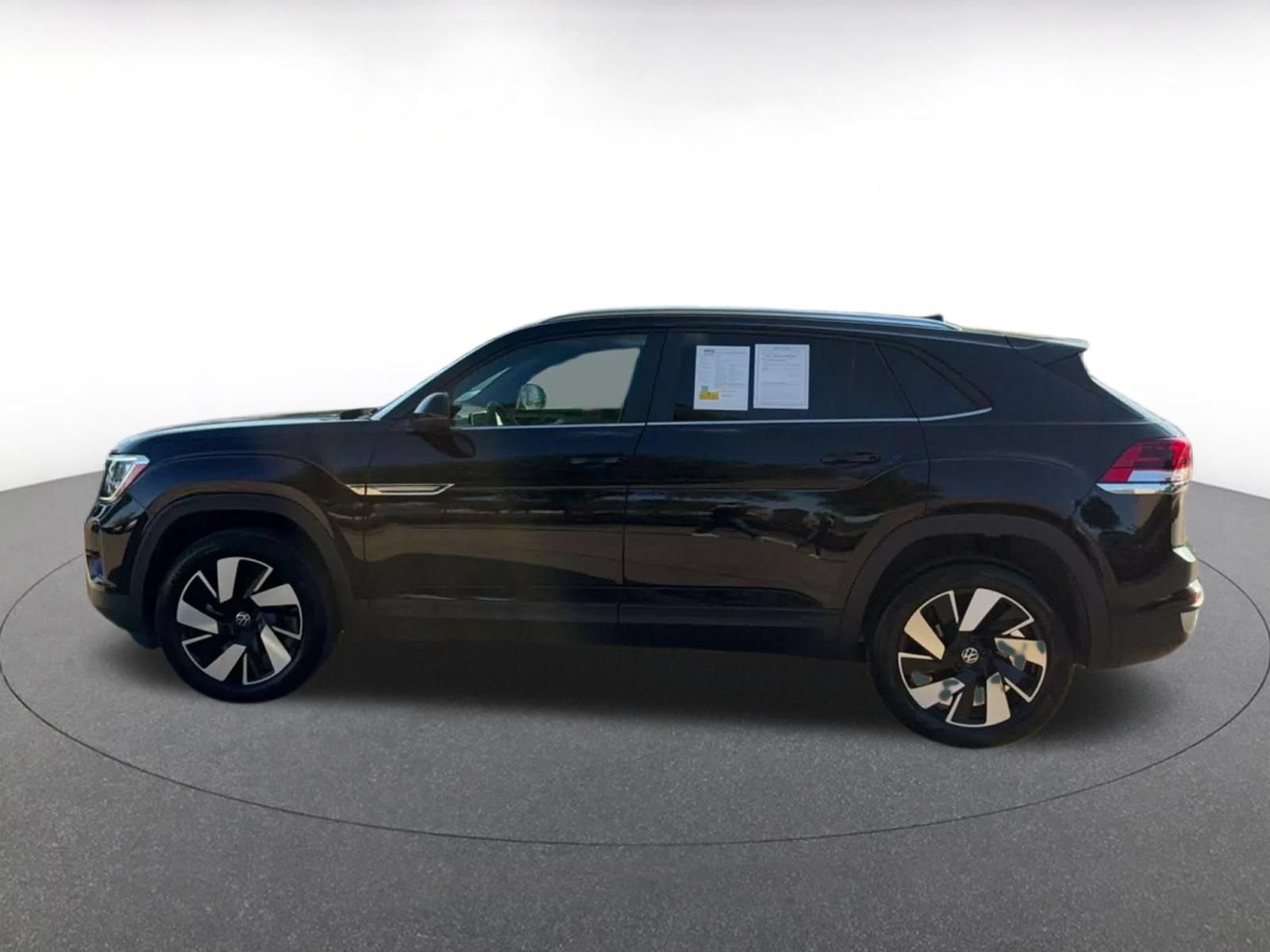 Used 2026 Volkswagen Atlas Cross Sport SE FWD image 8