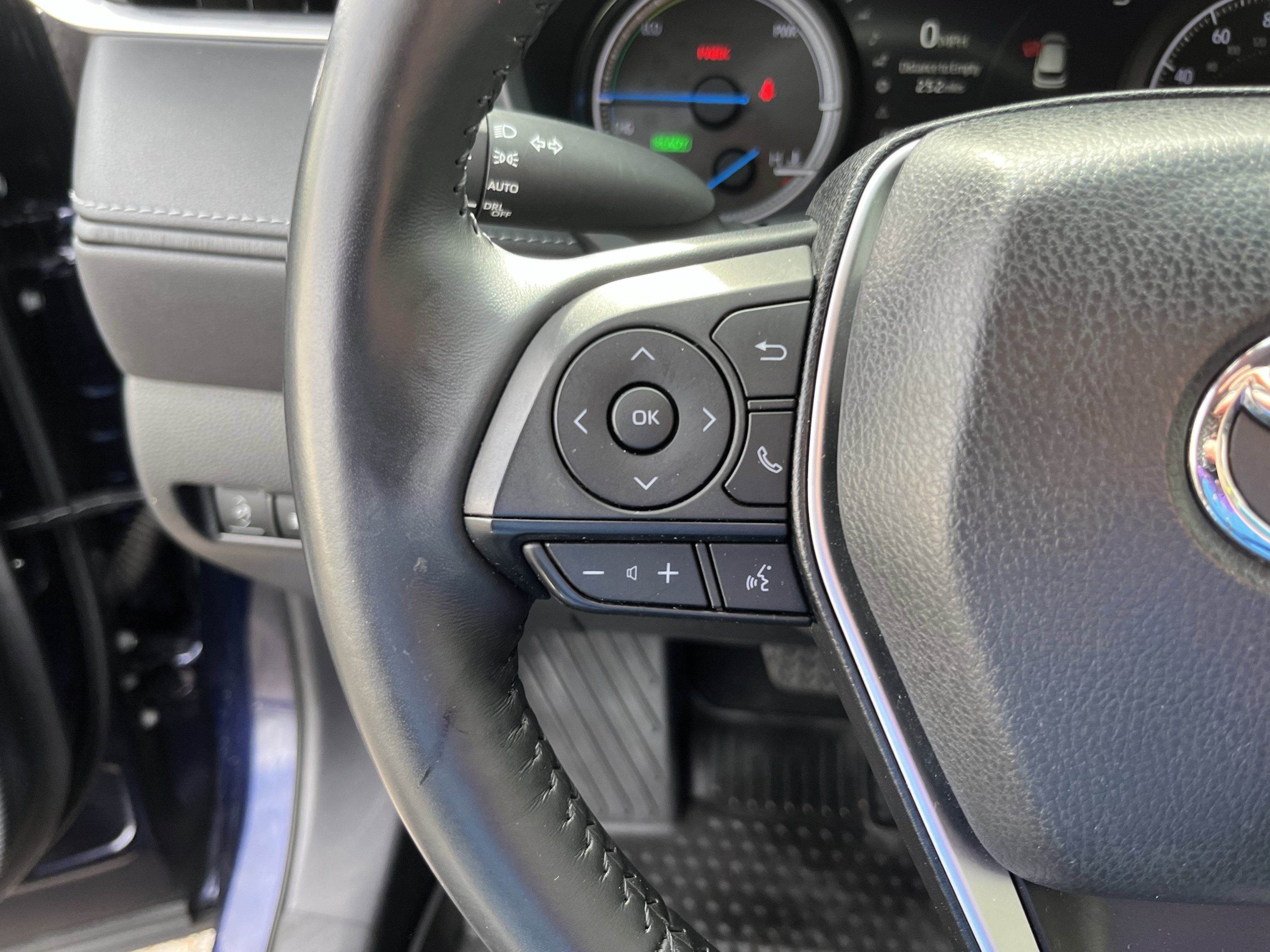 Used 2024 Toyota Venza LE AWD/4WD image 20