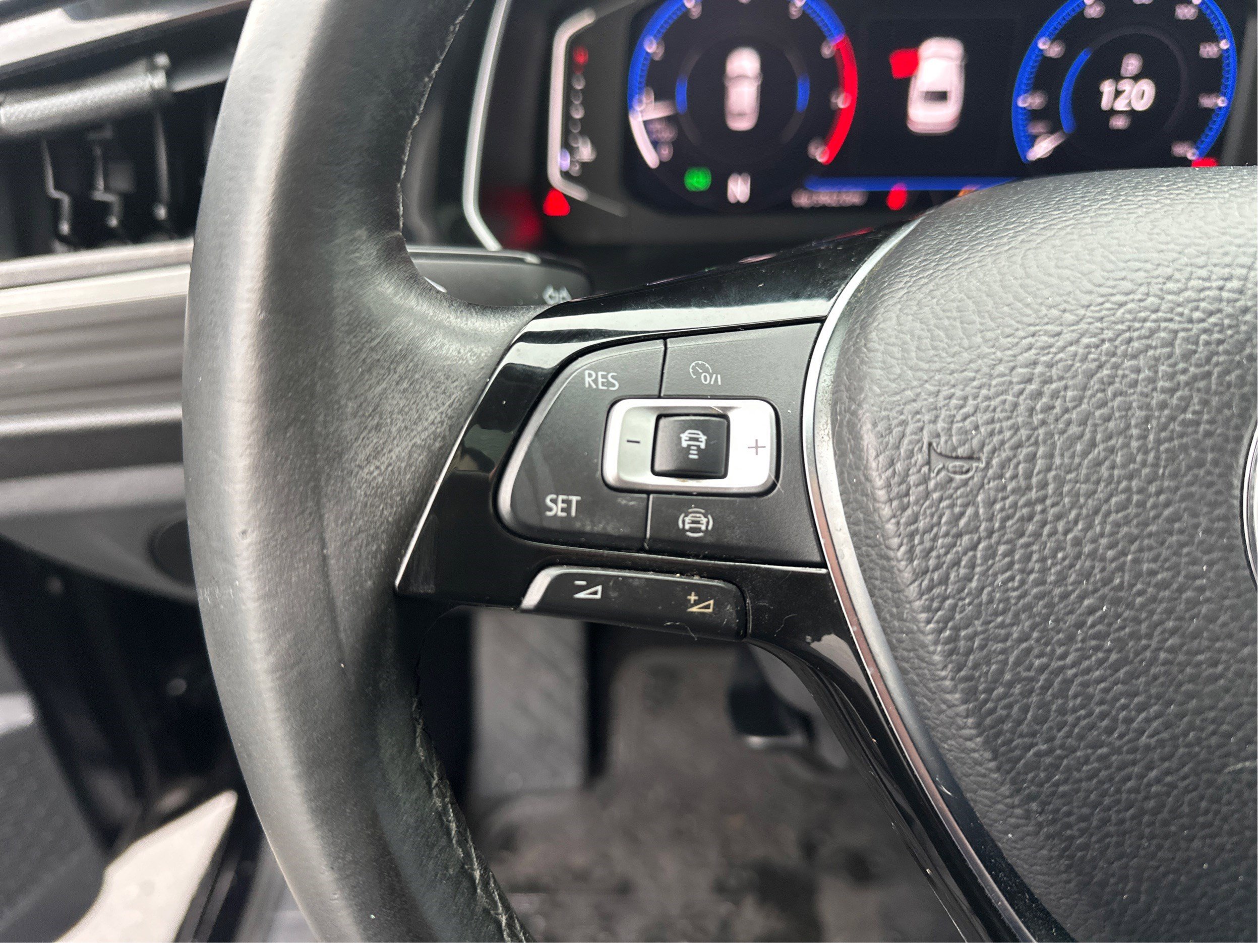 Used 2019 Volkswagen Jetta SEL FWD image 33