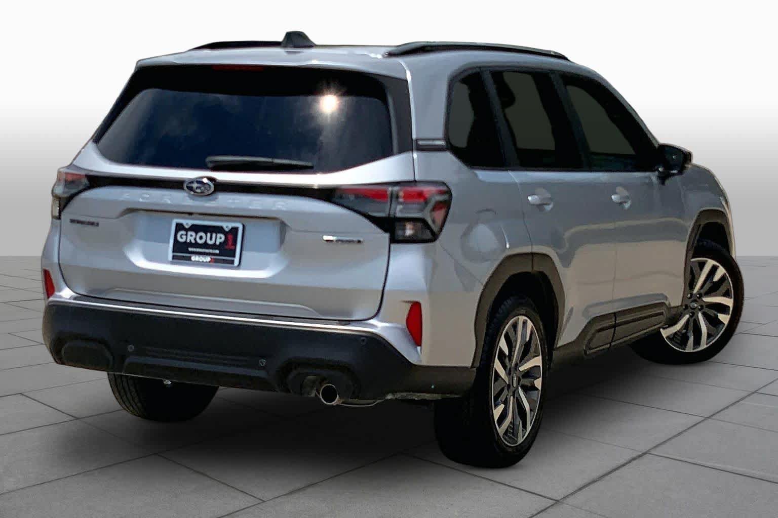 Used 2025 Subaru Forester Touring AWD/4WD image 12