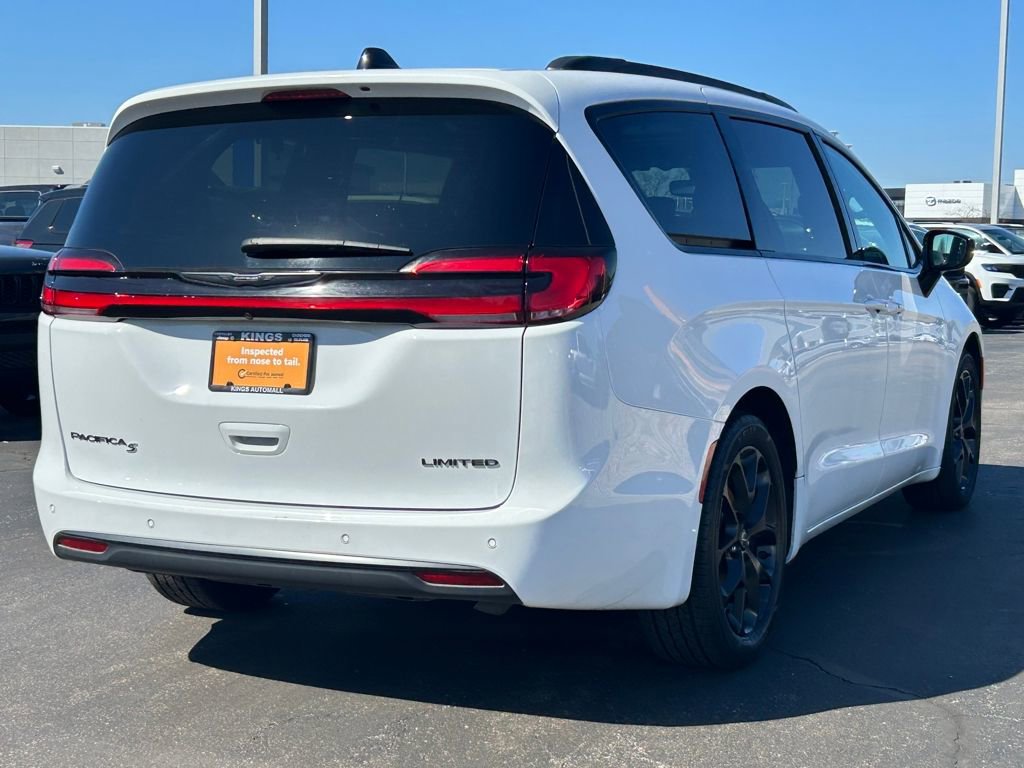 Certified 2025 Chrysler Pacifica Limited image 7