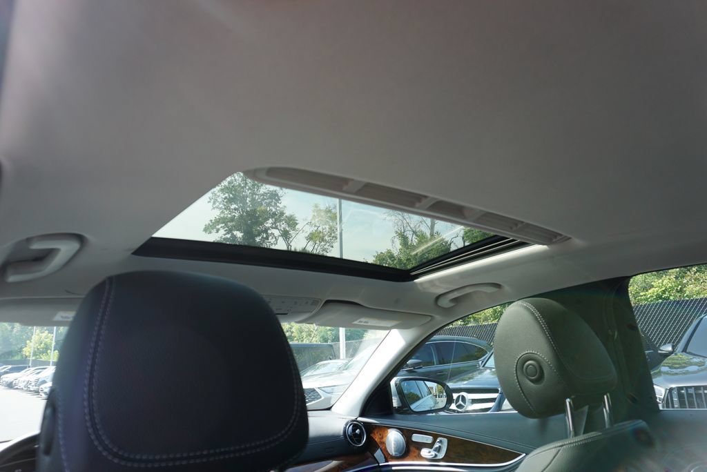 Used 2017 Mercedes-Benz E 300 4MATIC image 26