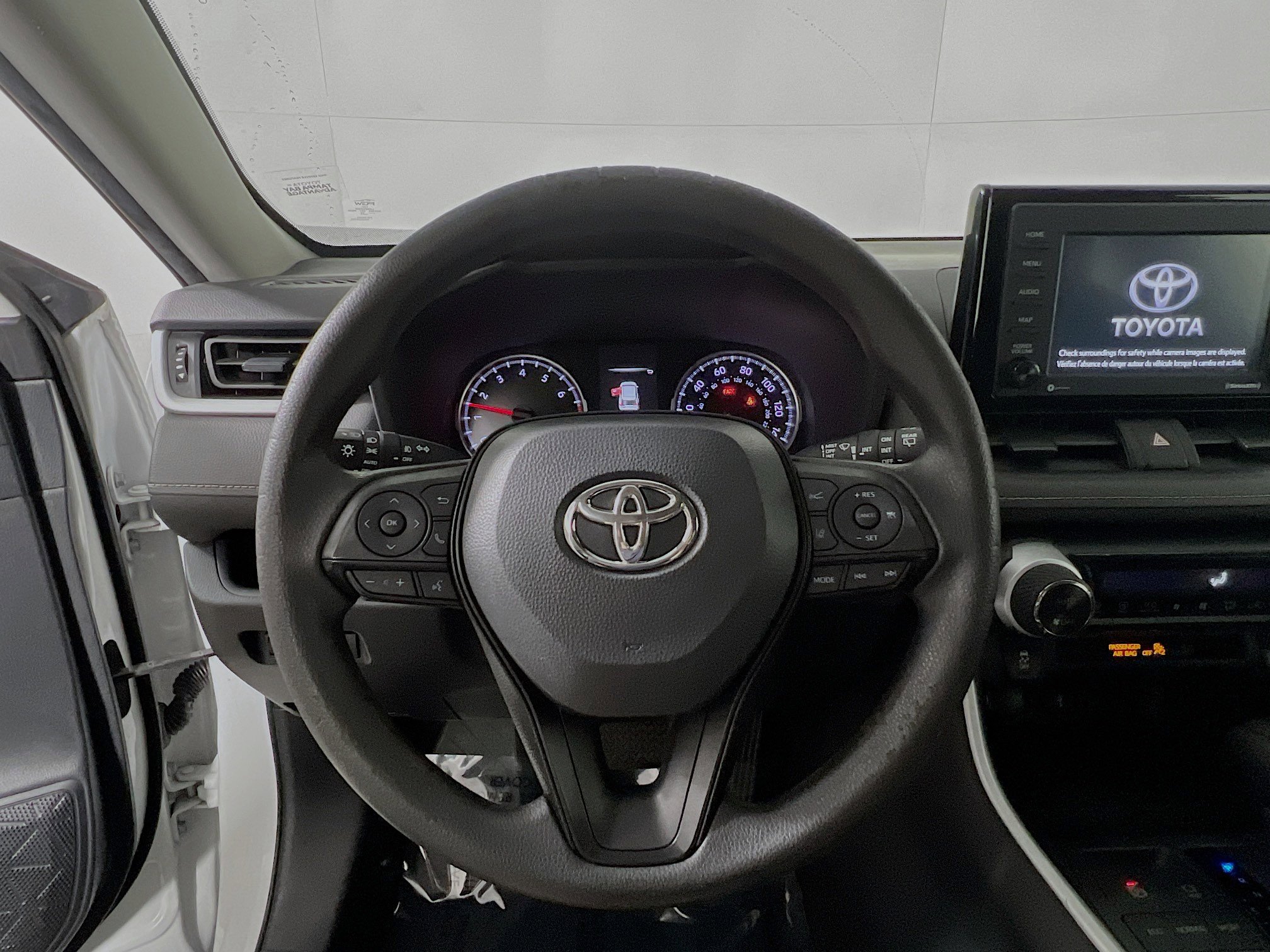 Used 2021 Toyota RAV4 XLE image 18
